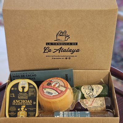 Caja Panamá con productos de Cantabria para regalo gourmet